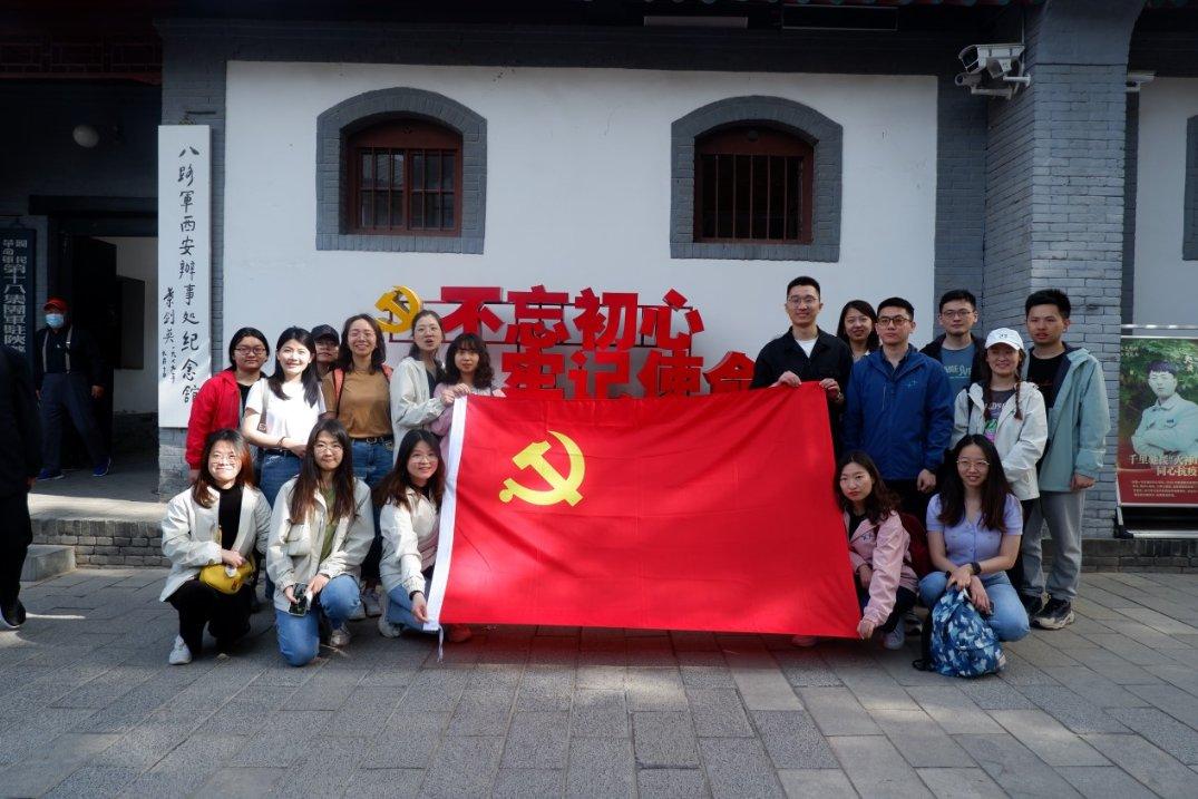 不补身体虚,一补就上火,上热下寒的人,冬季这样做既通又补,火气变元气!